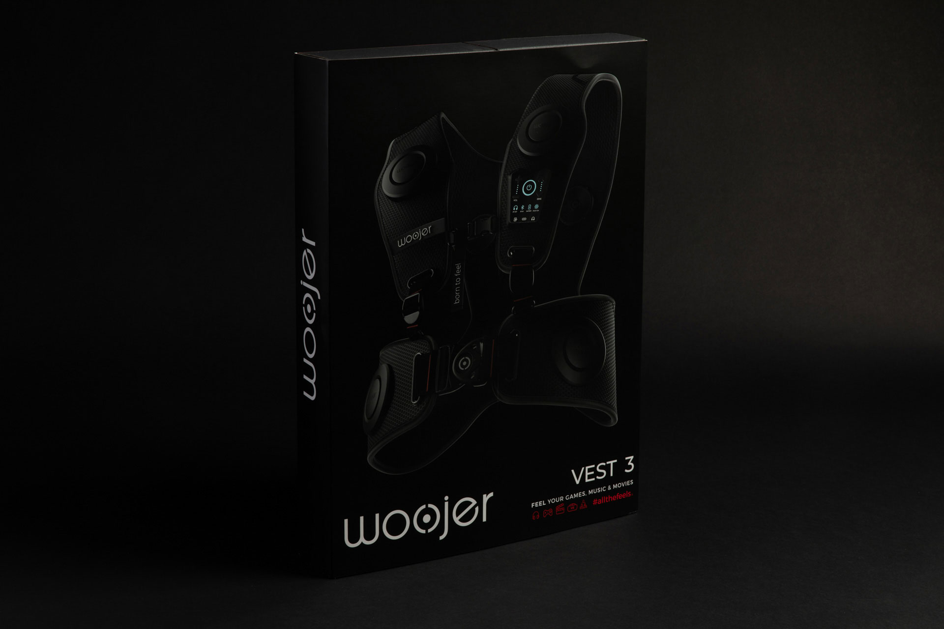 Smart electronic device for gaming, movies, VR, Vest3 package design by Gili BarShay at NotFromHere