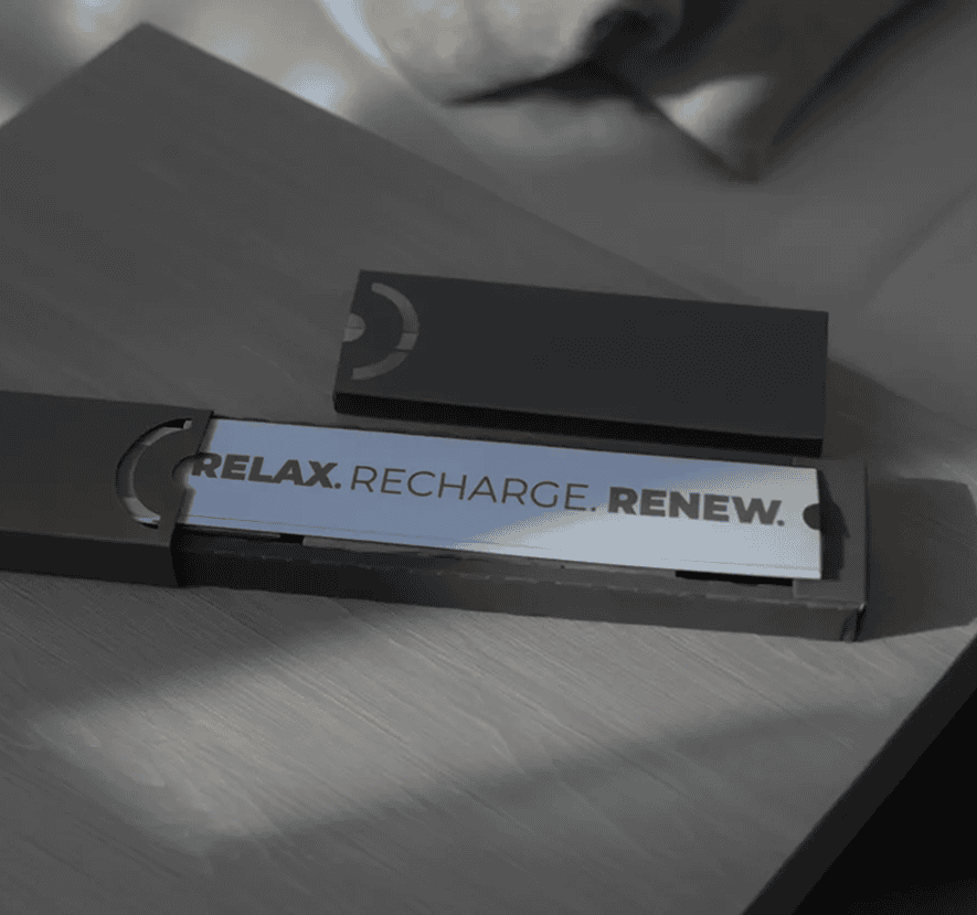 אריזה מעוצבת עבור האקססוריז שמגיעים בתוך האריזה הגדולה.